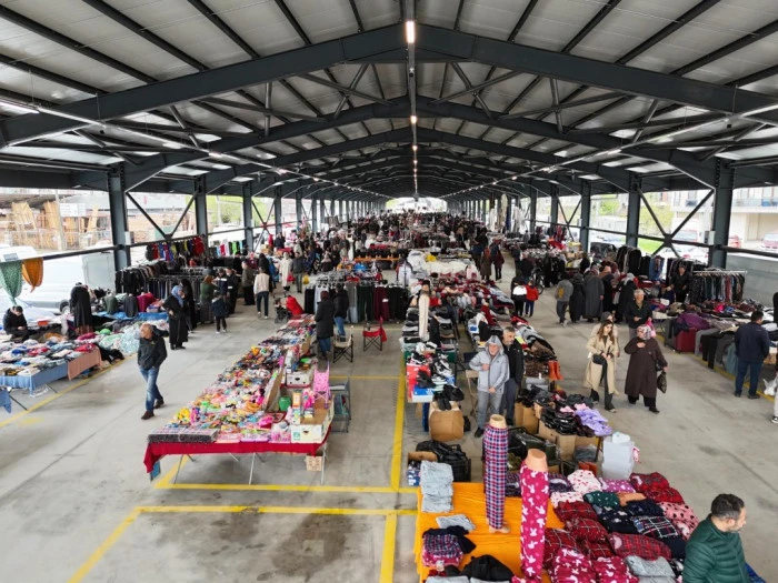 D&uuml;zce'de Tuhafiyeciler Pazaryeri a&ccedil;ıldı!