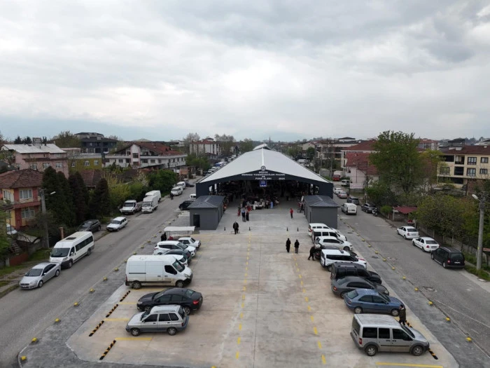 D&uuml;zce'de Tuhafiyeciler Pazaryeri a&ccedil;ıldı!
