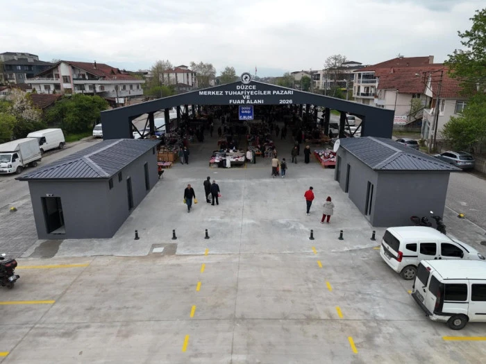 D&uuml;zce'de Tuhafiyeciler Pazaryeri a&ccedil;ıldı!