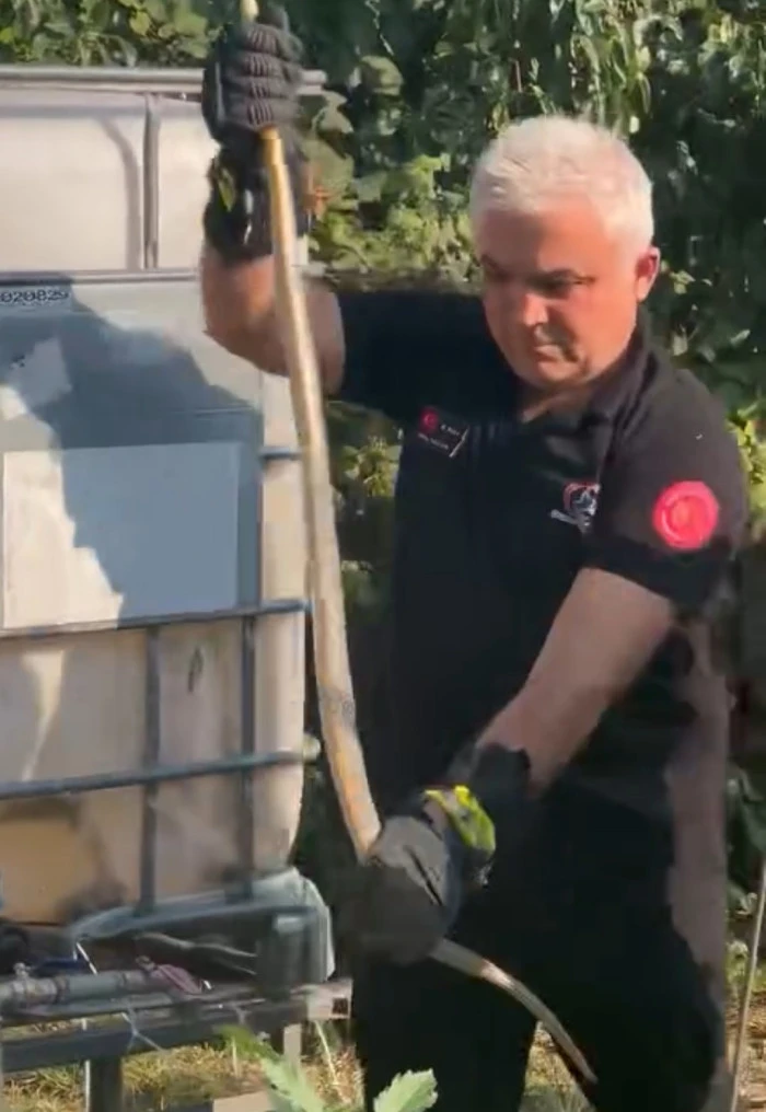 Düzce'de yılanı itfaiye yakaladı