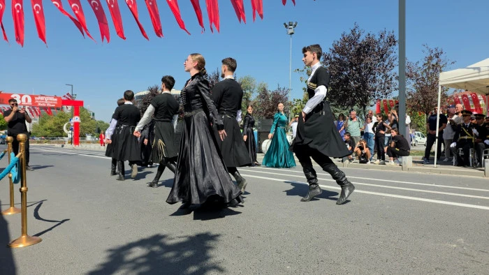 D&uuml;zce'de Komandoların g&ouml;sterisi coşkuyla izlendi