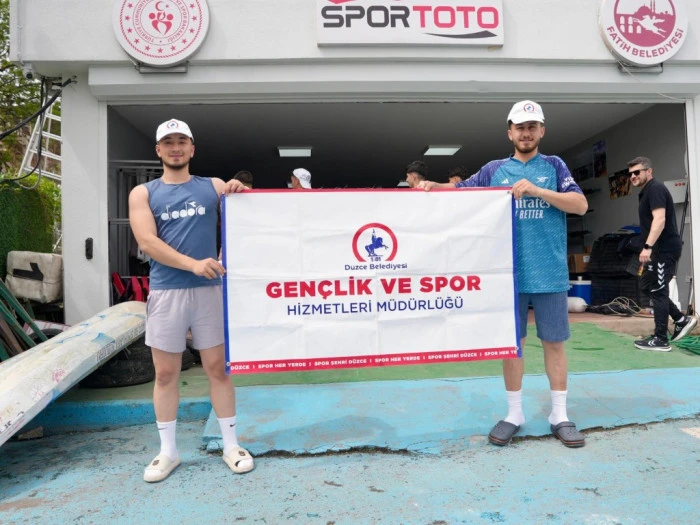 D&uuml;zceli gen&ccedil;lerden İstanbul&rsquo;da dolu dolu gezi ve spor etkinliği