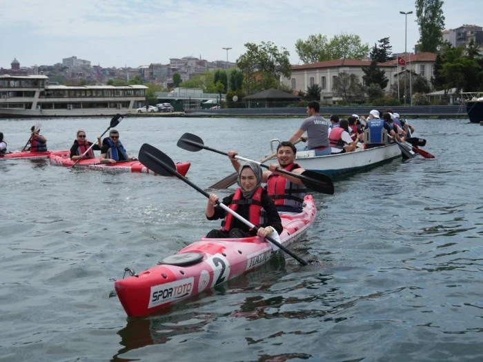 D&uuml;zceli gen&ccedil;lerden İstanbul&rsquo;da dolu dolu gezi ve spor etkinliği