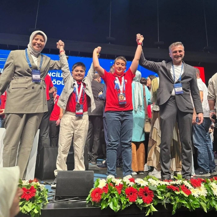 Düzceli öğrenciler Türkiye derecesi elde etti