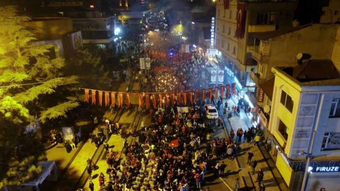 Düzceliler cumhuriyetin 1. Asrında yollara sığmadı