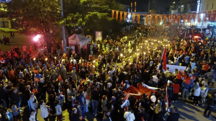 Düzceliler cumhuriyetin 1. Asrında yollara sığmadı
