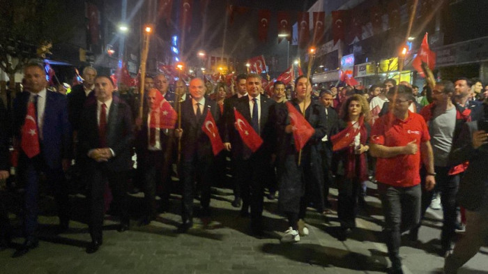 Düzceliler cumhuriyetin 1. Asrında yollara sığmadı