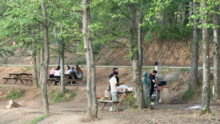 Düzce'de Serinlemek isteyenlerin yeni adresi Korugöl oldu