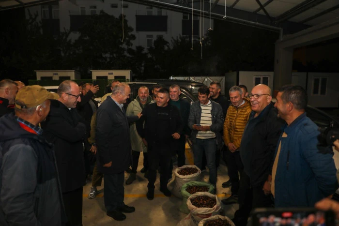 Kestane her pazar ve &ccedil;arşamba akşamı tezgahta