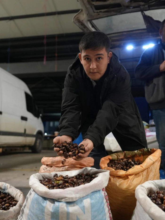 Kestane her pazar ve &ccedil;arşamba akşamı tezgahta