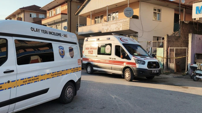 Evinde ölü bulundu