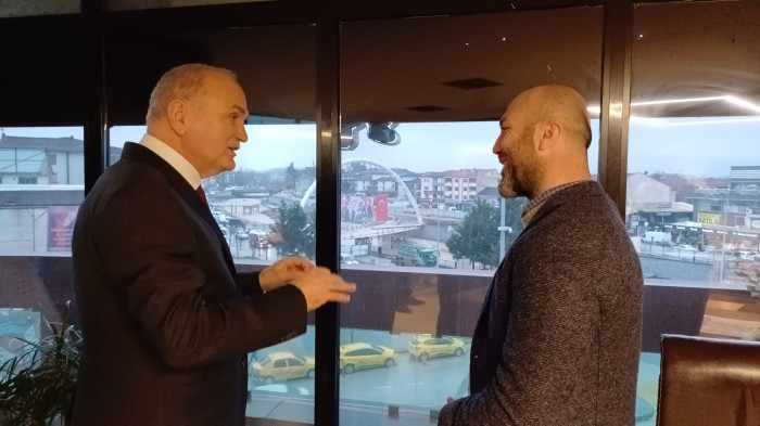 Faruk Özlü esnafların sorunlarını yerinde dinliyor