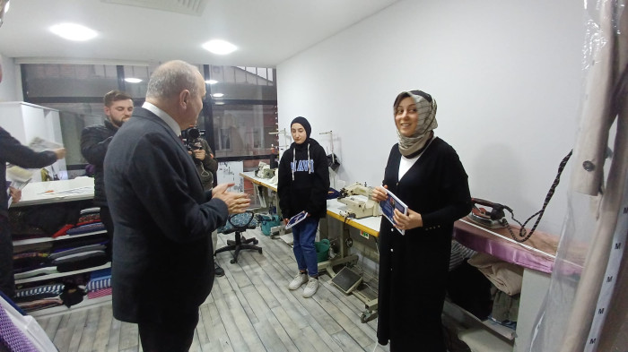 Faruk Özlü esnafların sorunlarını yerinde dinliyor