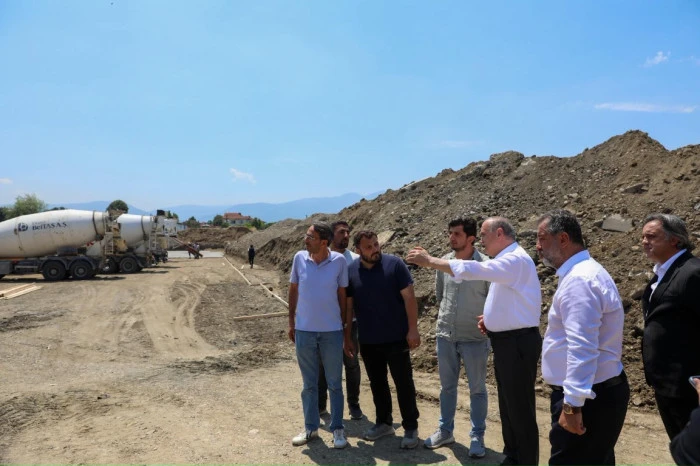 CEDİDİYE MEYDANI&rsquo;NDA &Ccedil;ALIŞMALAR HIZLA S&Uuml;R&Uuml;YOR