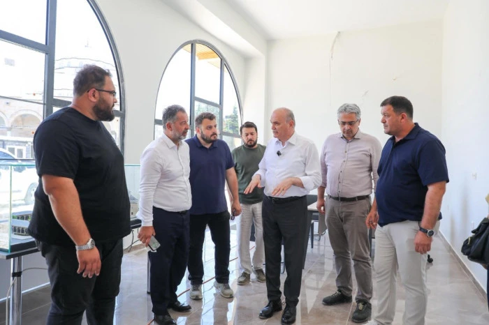 CEDİDİYE MEYDANI&rsquo;NDA &Ccedil;ALIŞMALAR HIZLA S&Uuml;R&Uuml;YOR