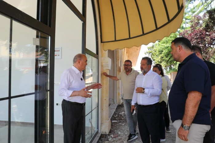 CEDİDİYE MEYDANI&rsquo;NDA &Ccedil;ALIŞMALAR HIZLA S&Uuml;R&Uuml;YOR