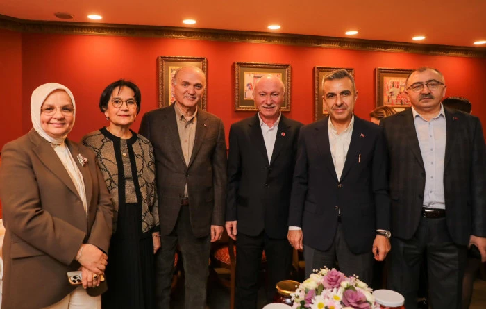 İstanbul Valisi D&uuml;zce Yemeklerini &Ouml;vd&uuml;