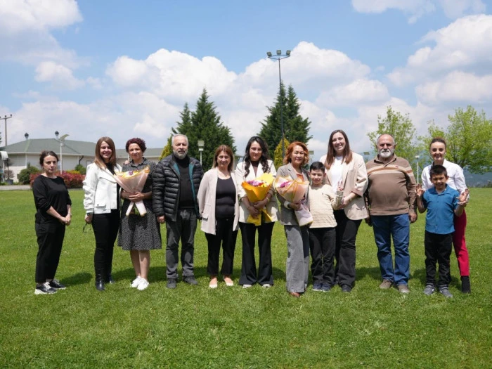 Sosyal yardım işlerinden annelere jest