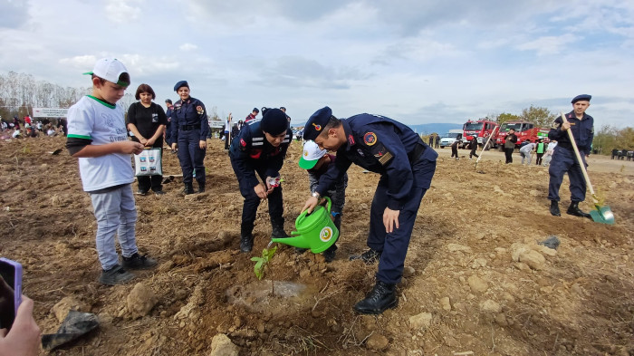 Fidanlar toprakla buluştu