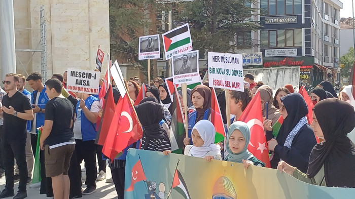 Filistin'e destek için çocuklar 1 kilometrelik resim yaptı