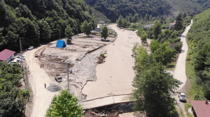 Fındıklı Aksu köyü İçler Acısı Sel Suları 4 evi, 5 Ahırı Yıktı