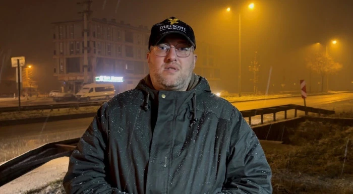 İHA Muhabiri Sokak Canlılarına Mama Verdi D&uuml;zce