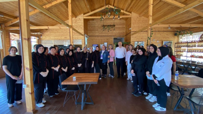 Geleceğin aşçıları siyah pirinç pilavını öğrendi