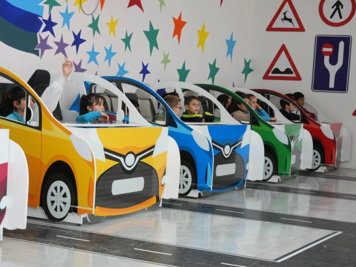 Geleceğin s&uuml;r&uuml;c&uuml;leri trafik eğitim parkuru&rsquo;nda