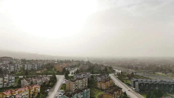 Toz bulutu havadan g&ouml;r&uuml;nt&uuml;lendi