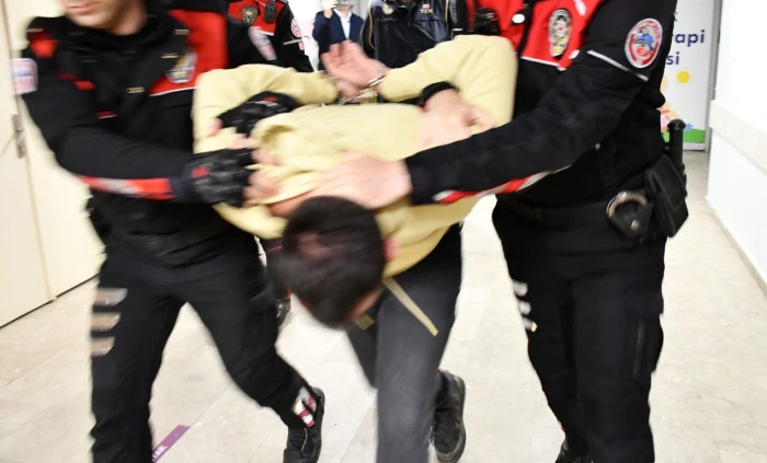 Üniversitesi Hastanesi'nde rehine ve şiddet