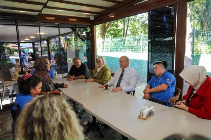 D&Uuml;ZCE&rsquo;YE HAYRANLIĞINI BİR KEZ DAHA YİNELEDİ