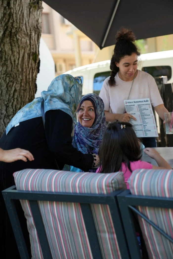 D&Uuml;ZCE&rsquo;YE HAYRANLIĞINI BİR KEZ DAHA YİNELEDİ