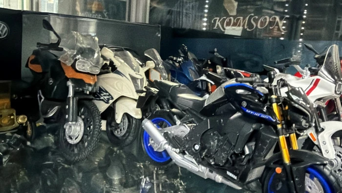 D&uuml;zce'de Motosiklet tutkusunu koleksiyona &ccedil;evirdi