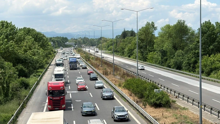 TEM Otoyolu'nun D&uuml;zce ge&ccedil;işinde bayram tatili yoğunluğu başladı
