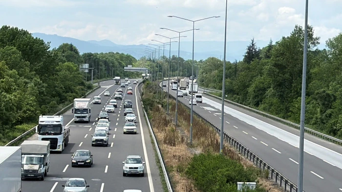 TEM Otoyolu'nun D&uuml;zce ge&ccedil;işinde bayram tatili yoğunluğu başladı