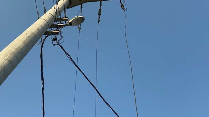 Kablolar koptu, 10 bin nüfuslu mahallenin elektriğini kesti