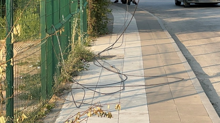 Kablolar koptu, 10 bin nüfuslu mahallenin elektriğini kesti