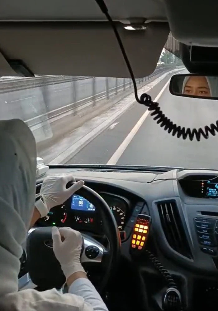 Kadın ambulans şoförleri hayat kurtarıyor