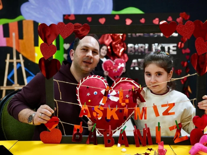 Bilim Merkezi'nde anne-&ccedil;ocuk at&ouml;lyeleri