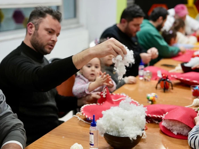 Bilim Merkezi'nde anne-&ccedil;ocuk at&ouml;lyeleri