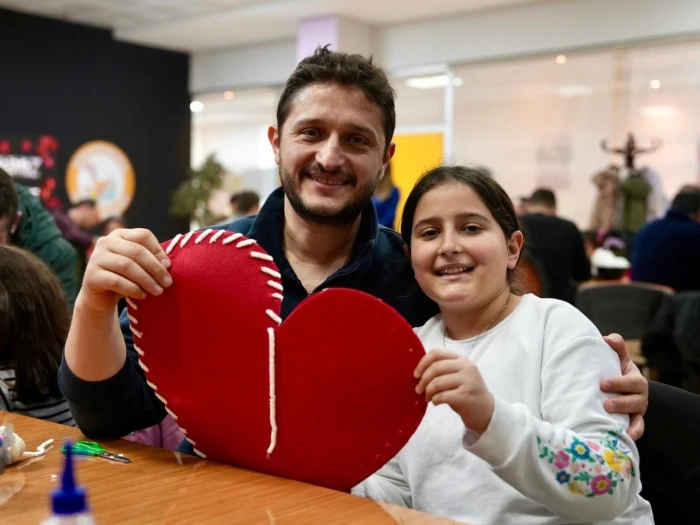 Bilim Merkezi'nde anne-&ccedil;ocuk at&ouml;lyeleri