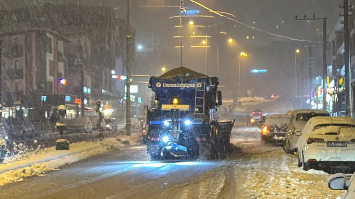 Kar yağışı aralıklarla devam ediyor