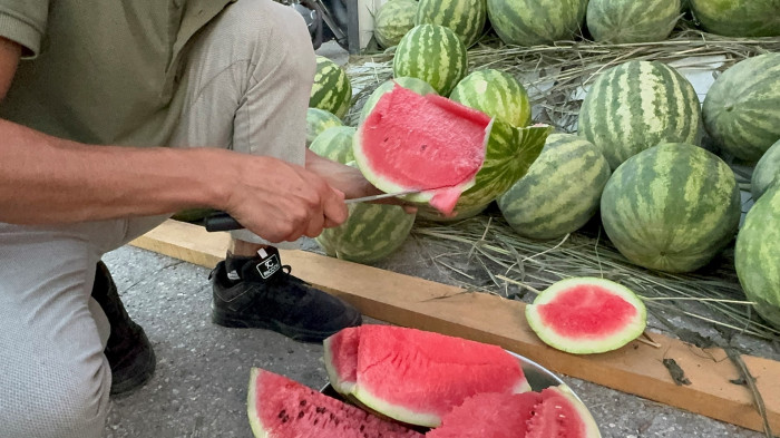 Düzce'de yerli karpuz tezgaha indi