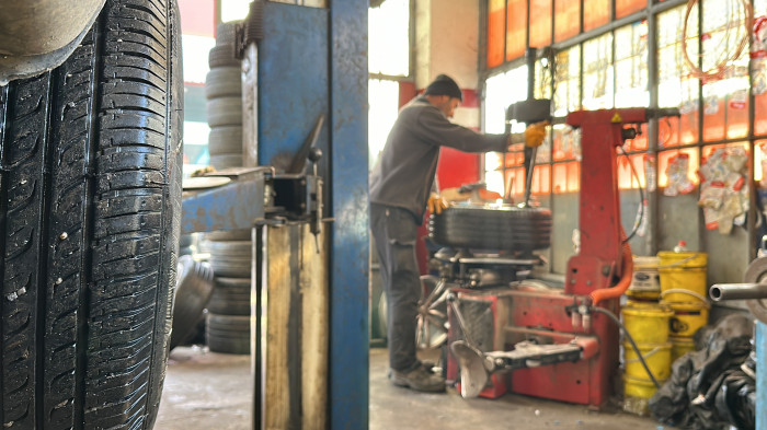 Kış erken geldi, lastikçilerde yoğunluk başladı