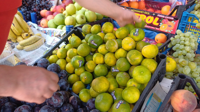 Kış meyveleri tezgahta!