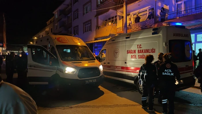 Kız meselesinde kan aktı: 2 bacağından birden bıçaklandı
