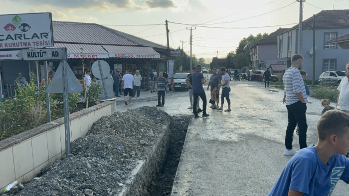 Yolu kapatan köylülerden doğalgaz tepkisi
