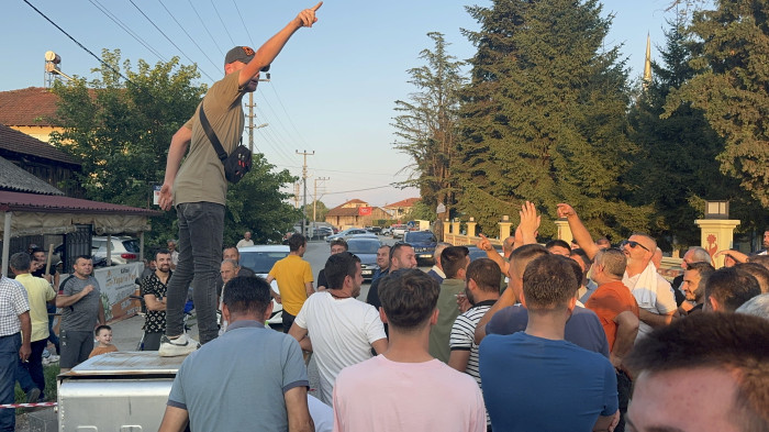 Yolu kapatan köylülerden doğalgaz tepkisi