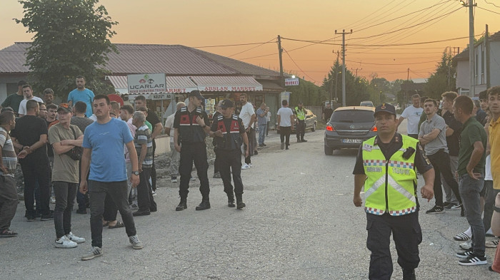 Yolu kapatan köylülerden doğalgaz tepkisi