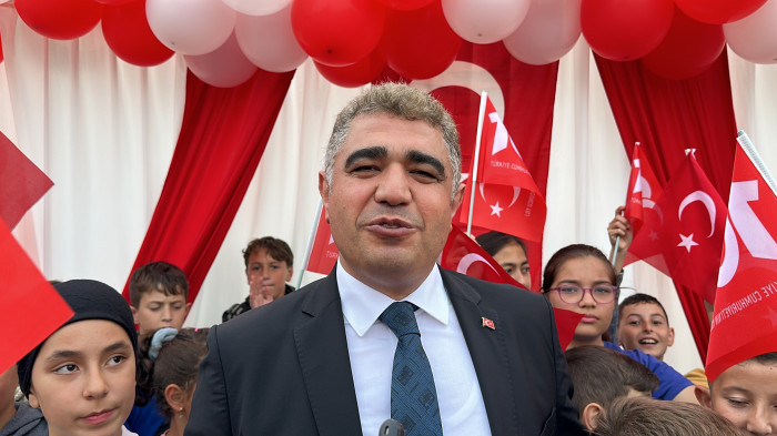 Köyümde Cumhuriyeti Yaşıyorum projesiyle tüm il bayraklarla donatıldı